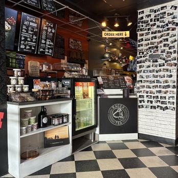 Racer Tea Bar - Entrance and where you order! - Coffee & Tea Near Me - Redondo beach, California