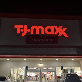 TJ Maxx - Front of store - Department Stores Near Me - La Mesa, California TJ Maxx - Front of store - Department Stores Near Me - La Mesa, California