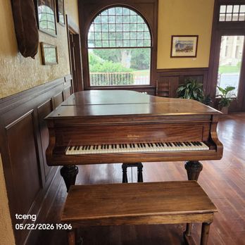 Winnedumah Hotel - Lobby Piano - Hotels Near Me - Independence, California Winnedumah Hotel - Lobby Piano - Hotels Near Me - Independence, California