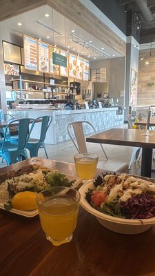 Luna Grill The Hill by null