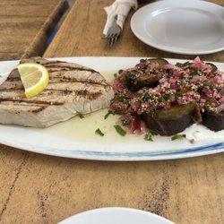 Peter Café Sport - Tuna steak. Amazing