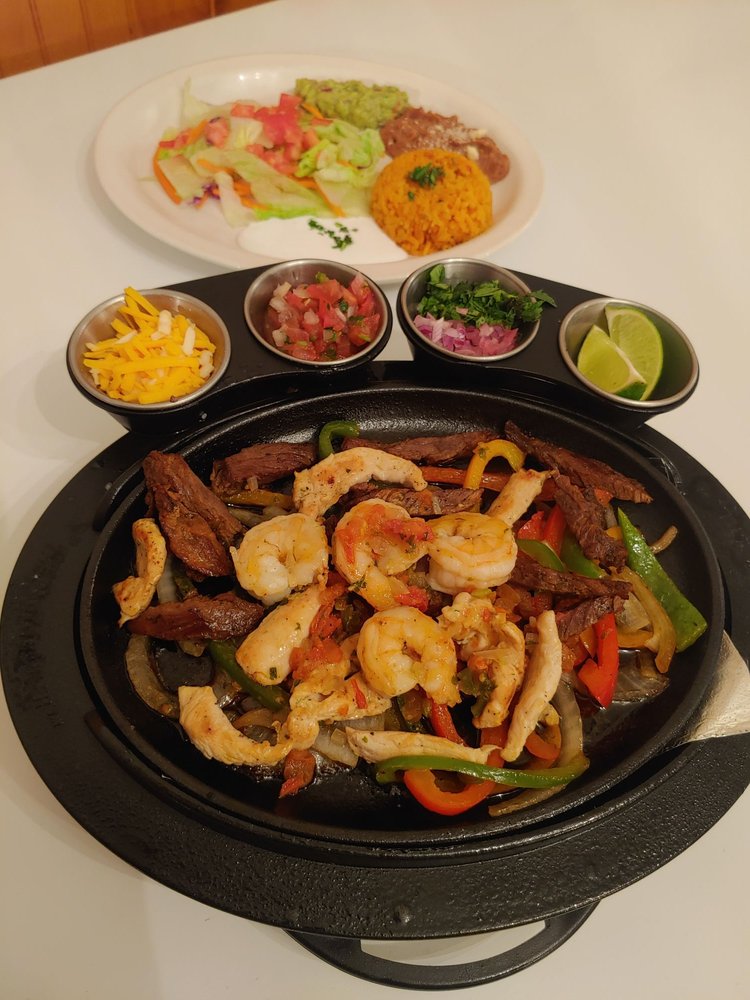 FAJITA’S BAR AND GRILL Updated June 2024 28 Photos 114 N Wind St