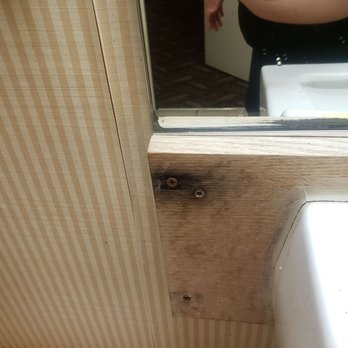 Inn of Lompoc - This wood was Hola up the sink. SMH..... - Hotels Near Me - Lompoc, California