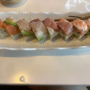 Yuzu Laguna Beach - Rainbow roll - Sushi Bars Near Me - Laguna Beach, California Yuzu Laguna Beach - Rainbow roll - Sushi Bars Near Me - Laguna Beach, California