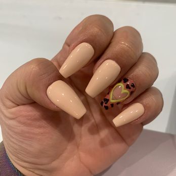 Blooming Nail Bar - Nail Salons Near Me - Burbank, California