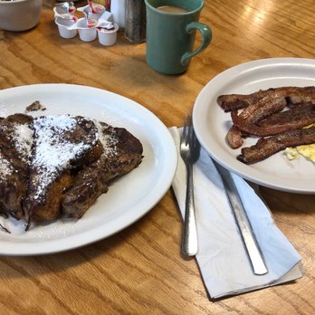 Hungry Hunter Restaurant - French toast - Breakfast & Brunch Near Me - Branson, Missouri