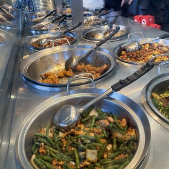 Panda Express - the entrees looked fresh and full, orange chicken dunning low but they cooked and put a new batch out right away - Chinese Near Me - Antelope, California