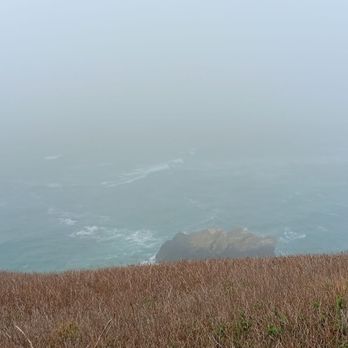 Yaquina Head Lighthouse - View at top of path tral - Landmarks & Historical Buildings Near Me - Newport, Oregon Yaquina Head Lighthouse - View at top of path tral - Landmarks & Historical Buildings Near Me - Newport, Oregon