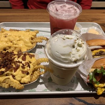 Shake Shack Pinecrest - Burgers Near Me - Orange Village, Ohio Shake Shack Pinecrest - Burgers Near Me - Orange Village, Ohio