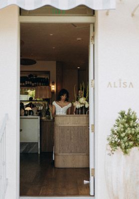 Alisa wine & friends by null