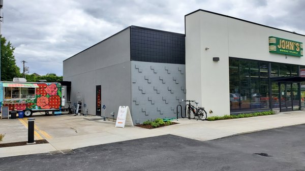 Matt & Memere's by null