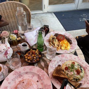 Little Hen - Rose petal pancakes, steak and eggs - Breakfast & Brunch Near Me - Miami, Florida Little Hen - Rose petal pancakes, steak and eggs - Breakfast & Brunch Near Me - Miami, Florida