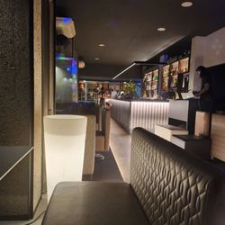 Cosmopolitan - Inside