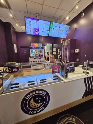 Insomnia Cookies