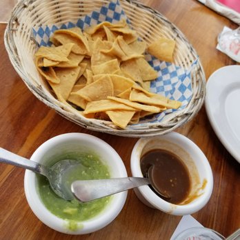 La Parrilla - Free nacho with salsa - Mexican Near Me - Cancún, ROO