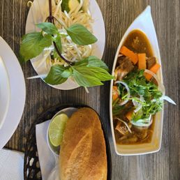 Beef stew with french bread Beef stew with french bread
