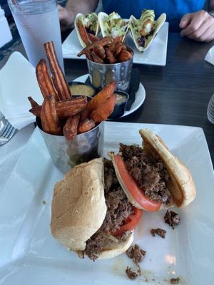 Hemingway's Restaurant & Bar Pilar by null