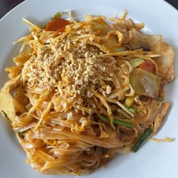 Thai Cuisine - Drunken noodle with chicken