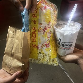 Ballyhoo - Fresh-Popped Popcorn - Ice Cream & Frozen Yogurt Near Me - West Pittston, Pennsylvania
