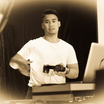 Juliano Mobile DJ - DJ Theo providing awesome dance mixes! - Party & Event Planning Near Me - Richmond, Virginia Juliano Mobile DJ - DJ Theo providing awesome dance mixes! - Party & Event Planning Near Me - Richmond, Virginia