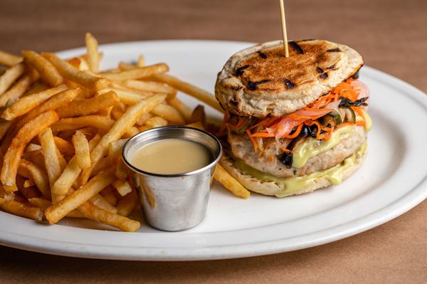 LoLa Burger by null