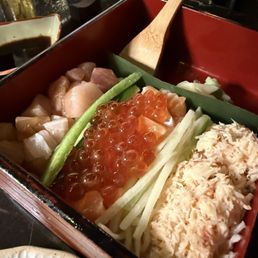 Build your own Temaki box (pick 3 proteins) $36