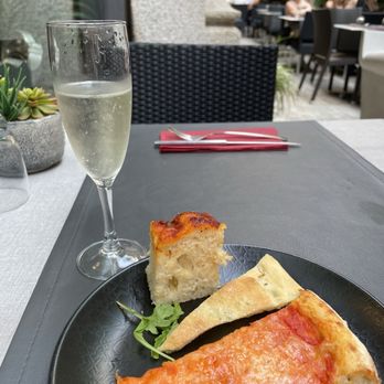 Cotto - Happy hour pizza and Prosecco - Italian Near Me - Rome, RM