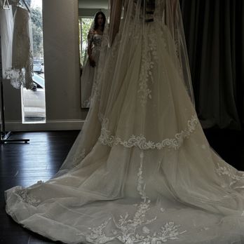 Riki Dalal Bridal - Bridal Near Me - Walnut Creek, California Riki Dalal Bridal - Bridal Near Me - Walnut Creek, California