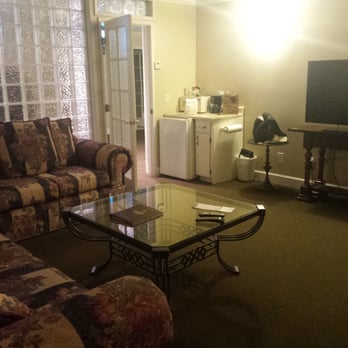 The Rigdon House - Separate living room - Hotels Near Me - Cambria, California The Rigdon House - Separate living room - Hotels Near Me - Cambria, California