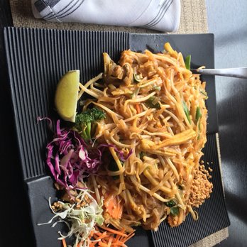 TreeHouse Thai - Veggie Pad Thai - Thai Near Me - Culver City, California