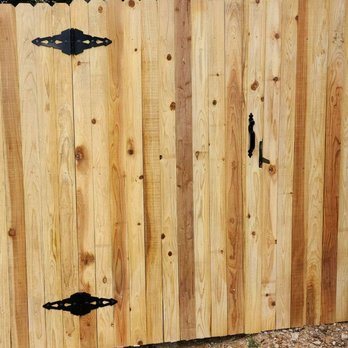 Feted Fence And Gate - 6 foot un-stained Japanese Cedar fence and gate replacement with metal posts - Fences & Gates Near Me