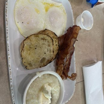 Taylor’s Breakfast & Lunch - 2 Eggs Breakfast/Bacon - Breakfast & Brunch Near Me - Pensacola, Florida
