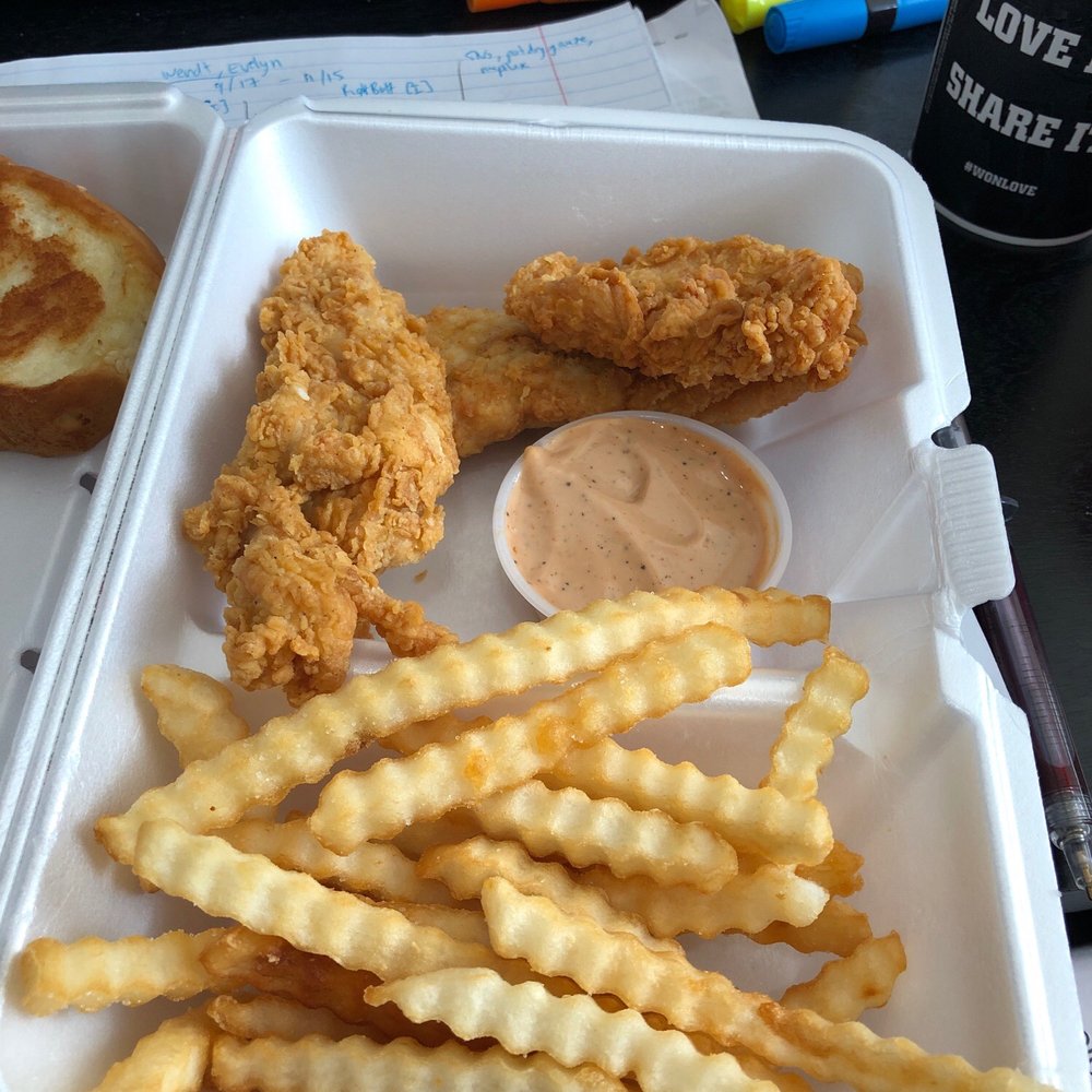 Raising Cane's Chicken Fingers - 2.5 fingers - Fast Food Near Me - Houston, Texas Raising Cane's Chicken Fingers - 2.5 fingers - Fast Food Near Me - Houston, Texas