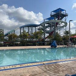 Island H2O Water Park - 21+ pool area