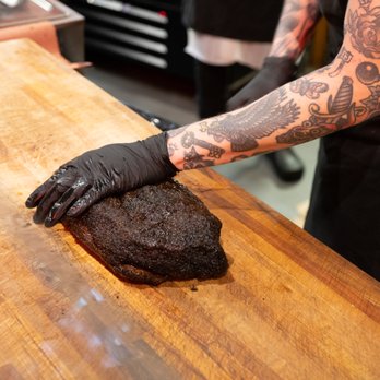 Franklin Barbecue - cutting brisket - Barbeque Near Me - Austin, Texas Franklin Barbecue - cutting brisket - Barbeque Near Me - Austin, Texas