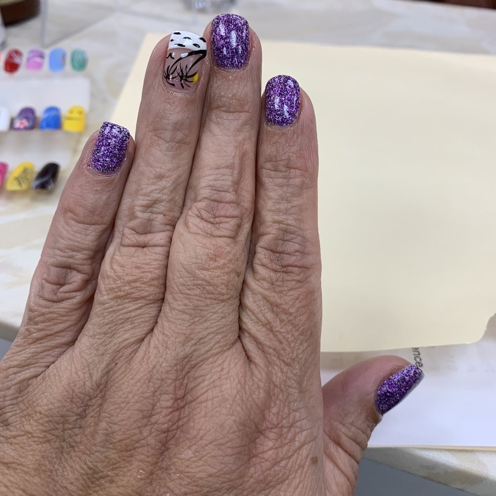Queen Bee Nails and Spa - Yay - Nail Salons Near Me - Brighton, Massachusetts