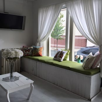 Bella Organic Wax Studio - Seating area - Waxing Near Me - Verona, New Jersey