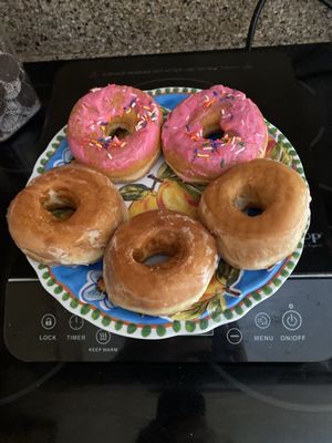 Demet's Donuts by null