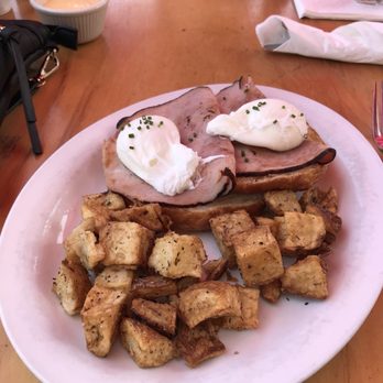 Island Lava Java - Eggs benedict - American Near Me - Kailua Kona, Hawaii Island Lava Java - Eggs benedict - American Near Me - Kailua Kona, Hawaii