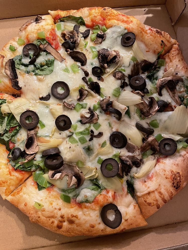 Goat Mountain Pizzeria Logo