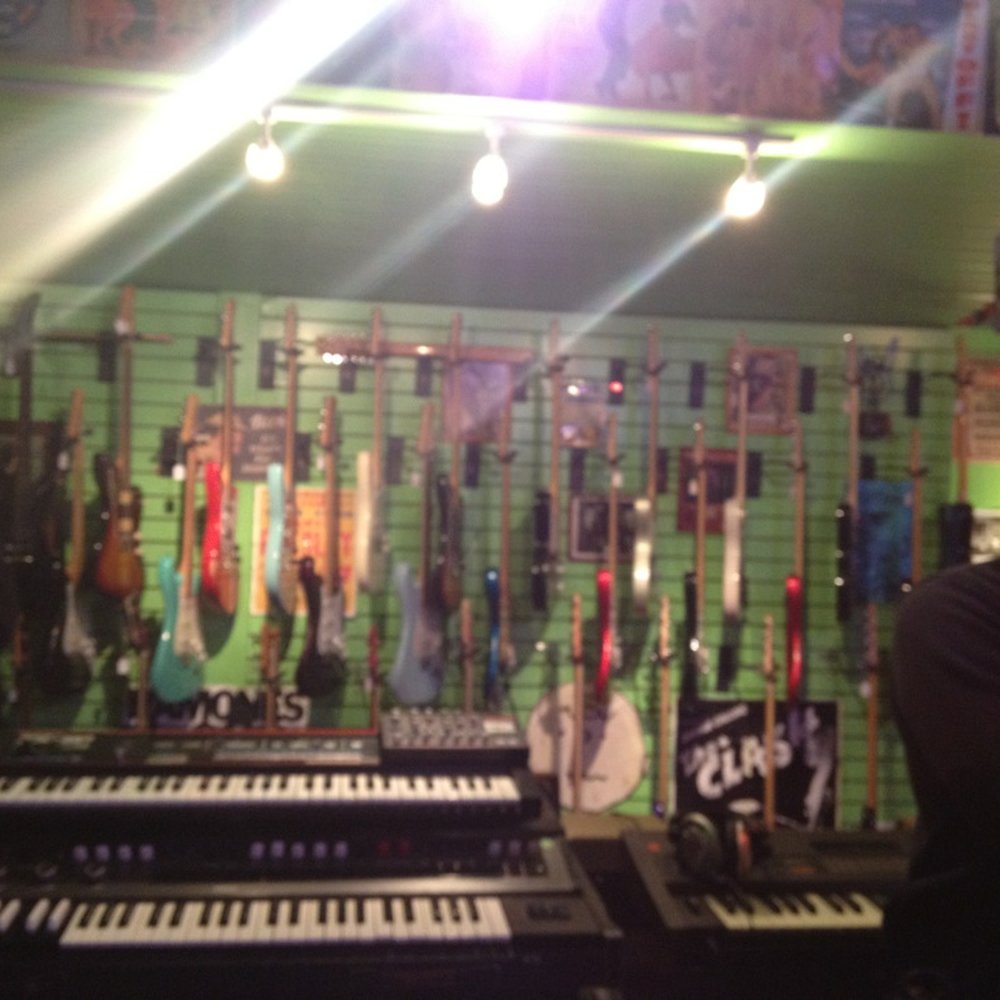 Robot-Monster Guitars and Collectables - Guitar Stores Near Me - San Antonio, Texas Robot-Monster Guitars and Collectables - Guitar Stores Near Me - San Antonio, Texas