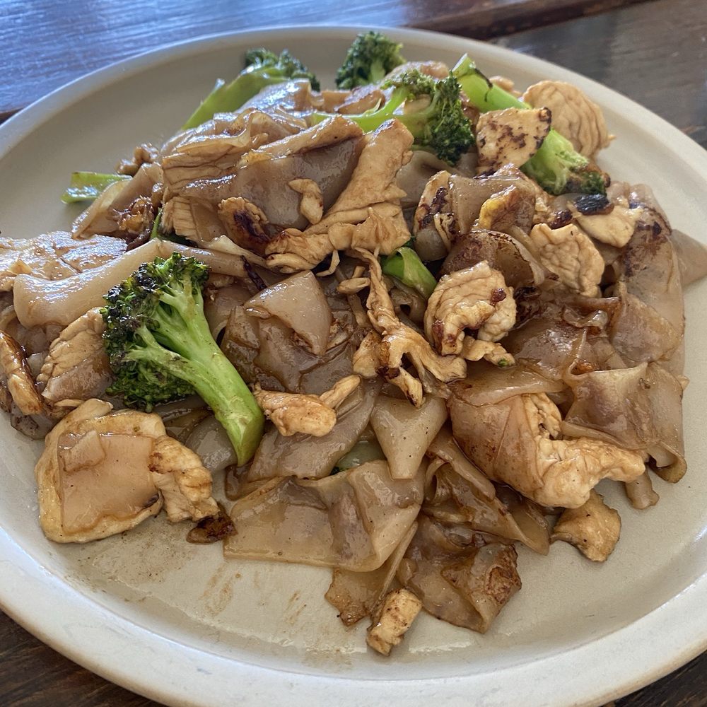 Summer Buffalo - Pad Kee Mau with chicken - Thai Near Me - Burbank, California Summer Buffalo - Pad Kee Mau with chicken - Thai Near Me - Burbank, California