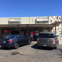 Cindy's Mini Mart - Outside