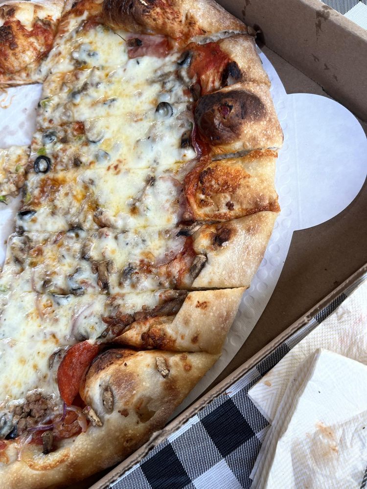 VIOLA PIZZA Updated October 2024 7 Lynn St, Viola, Tennessee