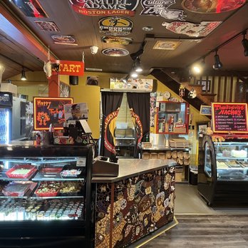 Yellow Dog Eats - Order counter - Sandwiches Near Me - Windermere, Florida Yellow Dog Eats - Order counter - Sandwiches Near Me - Windermere, Florida