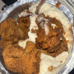 Fried chicken and mashed potatoes