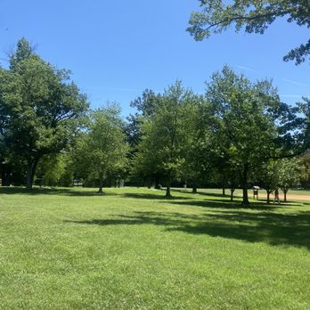 Warwick Park - Parks Near Me - St. Matthews, Kentucky