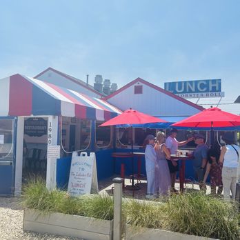 LUNCH Lobster Roll - Seafood Near Me - Amagansett, New York LUNCH Lobster Roll - Seafood Near Me - Amagansett, New York