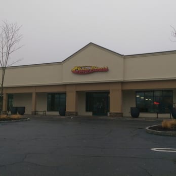 Retro Fitness - Entrance - Gyms Near Me - Kenvil, New Jersey Retro Fitness - Entrance - Gyms Near Me - Kenvil, New Jersey