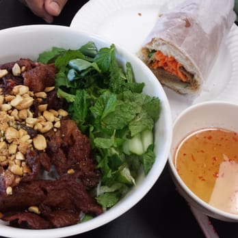 Baguette Delite - This beef noodle sweet sauce with peanuts.WAS SO GOOD! The fresh mint finish is OUTSTANDING p.s. bubble tea's are really good 2! - Vietnamese Near Me - Edison, New Jersey